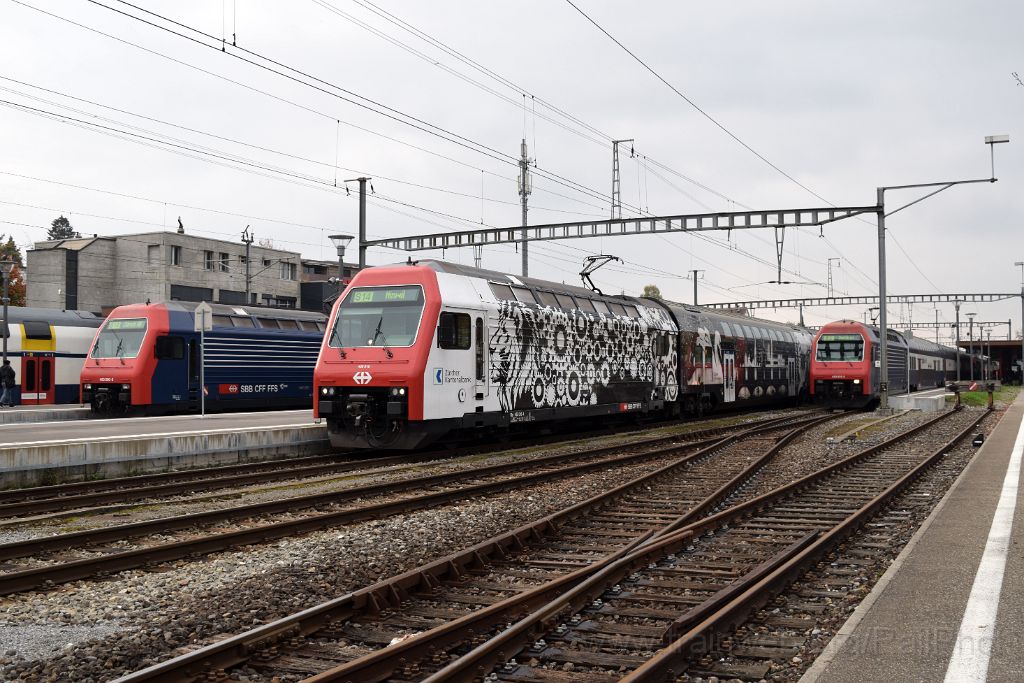 3702-0025-211015.jpg - SBB-CFF Re 450.090-6 "Turbenthal" + Re 450.016-1 "Altstetten" + Re 450.025-2 "Winterthur-Seen" / Wetzikon 21.10.2015