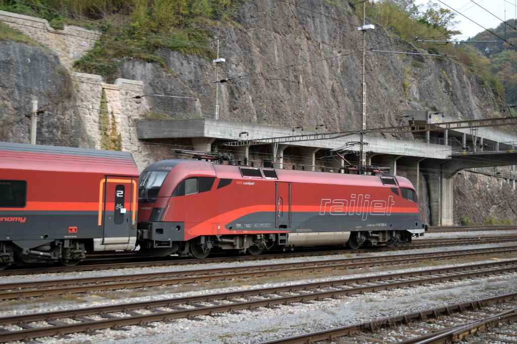 3708-0015-221015.jpg - ÖBB 1116.220 / Ziegelbrücke 22.10.2015