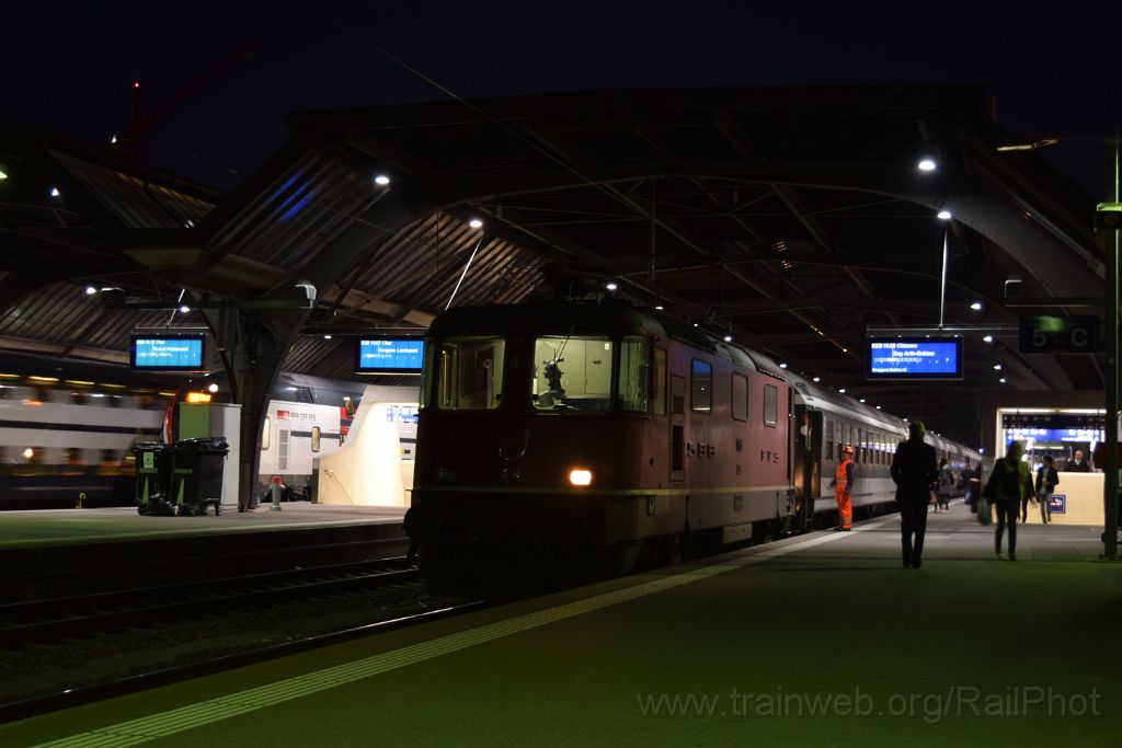 3716-0041-261015.jpg - SBB-CFF Re 4/4'' 11156 / Zürich HB 26.10.2015