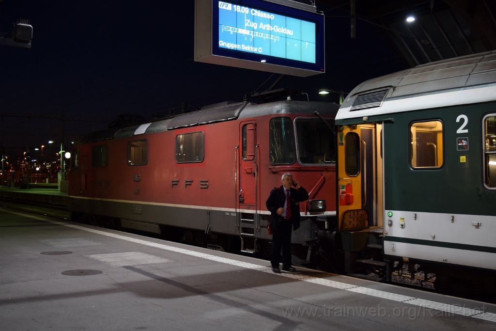 3717-0009-261015.jpg - SBB-CFF Re 4/4'' 11156 / Zürich HB 26.10.2015