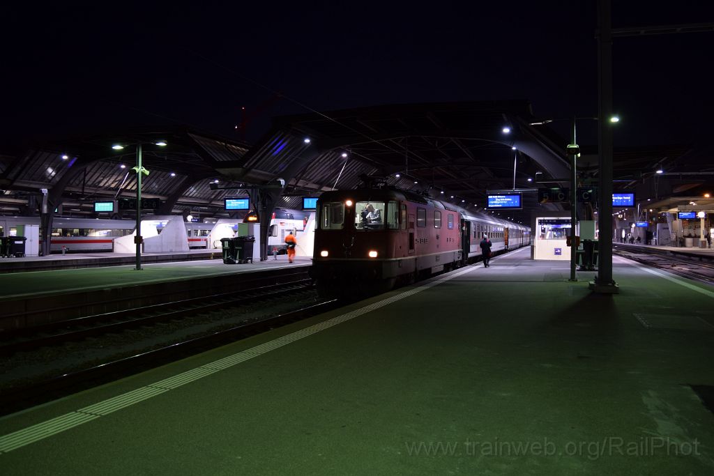 3717-0024-261015.jpg - SBB-CFF Re 4/4'' 11156 / Zürich HB 26.10.2015