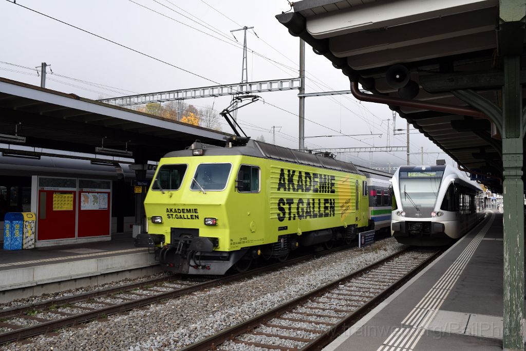 3718-0048-271015.jpg - SOB Re 446.018-4 "Akademie St.Gallen" + Thurbo RABe 526.752-1 "Steckborn" / Wattwil 27.10.2015