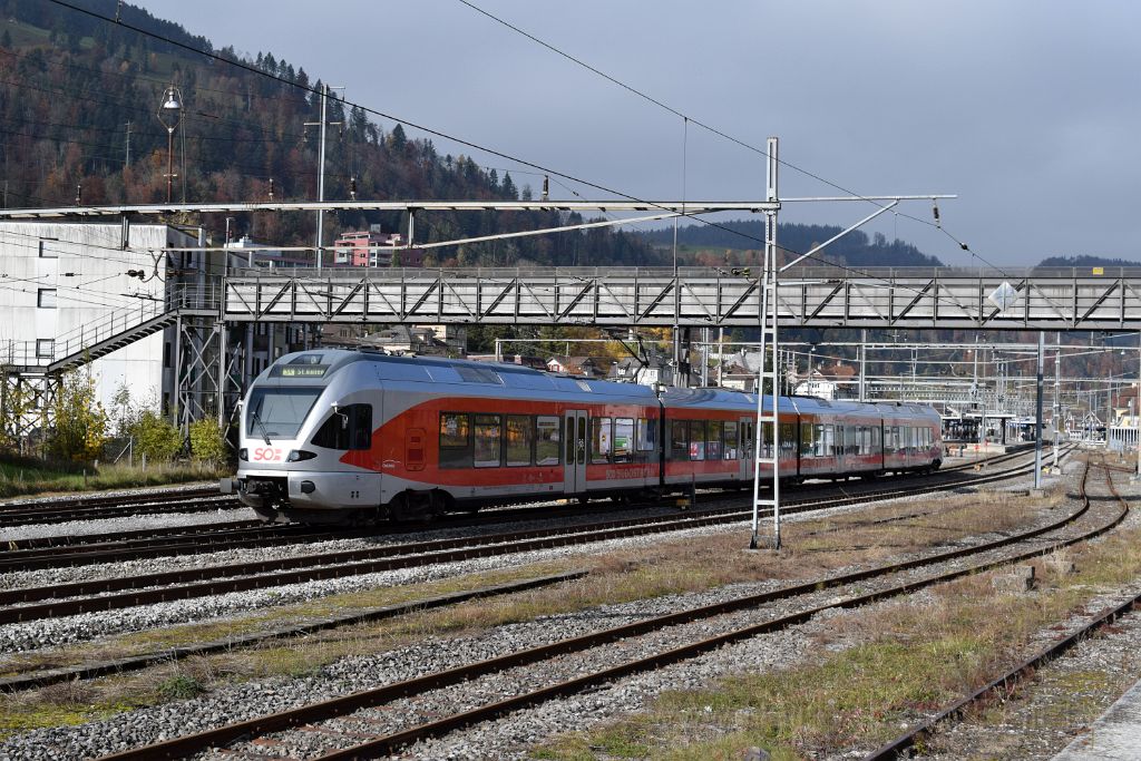3724-0029-301015.jpg - SOB RABe 526.042-7 "Chrüzberg" / Wattwil 30.10.2015