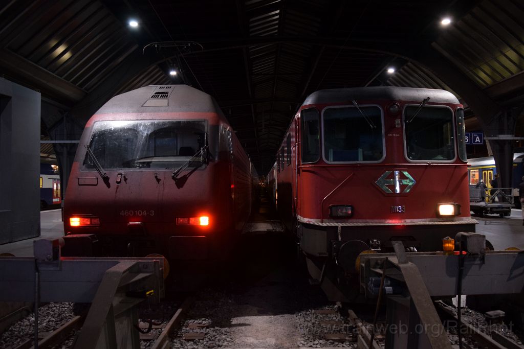 3733-0031-041115.jpg - SBB-CFF Re 460.104-3 "Toggenburg" + Re 4/4'' 11133 / Zürich HB 4.11.2015