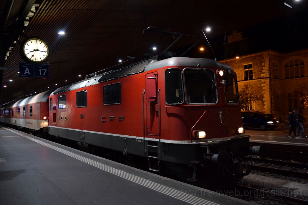 3735-0048-041115.jpg - SBB-CFF Re 4/4'' 11134 / Zürich HB 4.11.2015