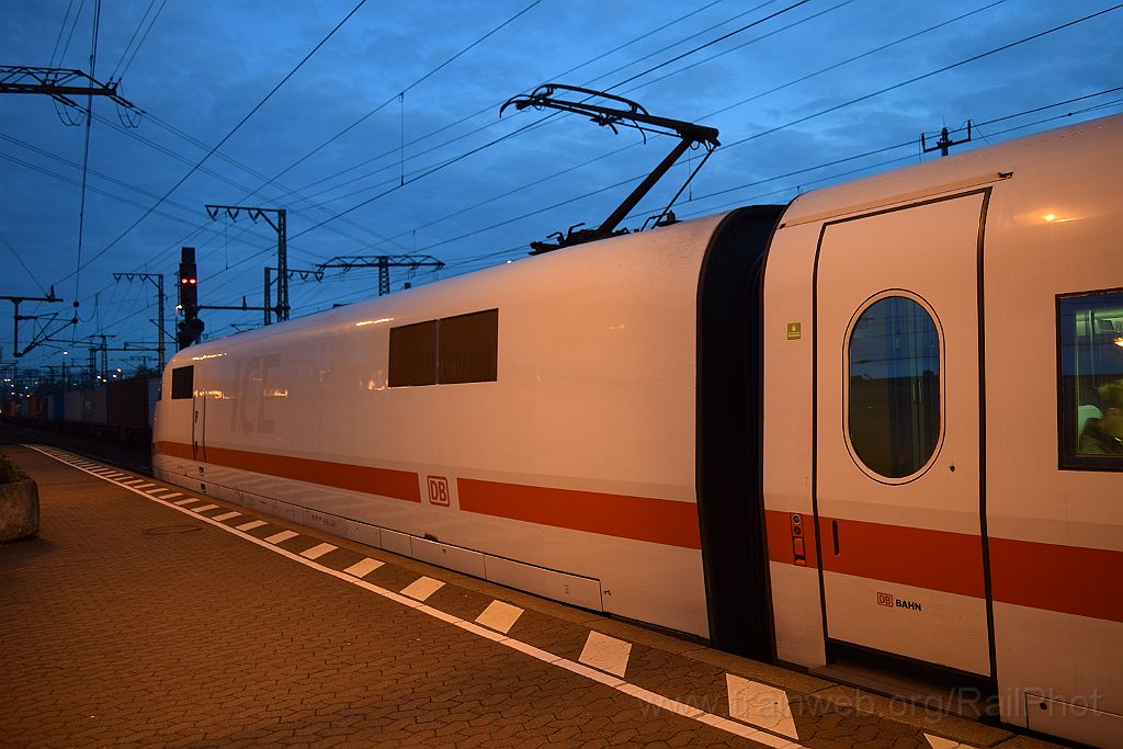 3736-0043-051115.jpg - DBAG ICE 401.002-1 / Fulda Hbf 5.11.2015
