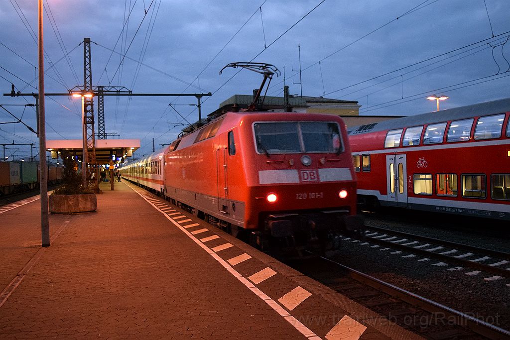 3737-0010-051115.jpg - DBAG 120.101-1 / Fulda Hbf 5.11.2015