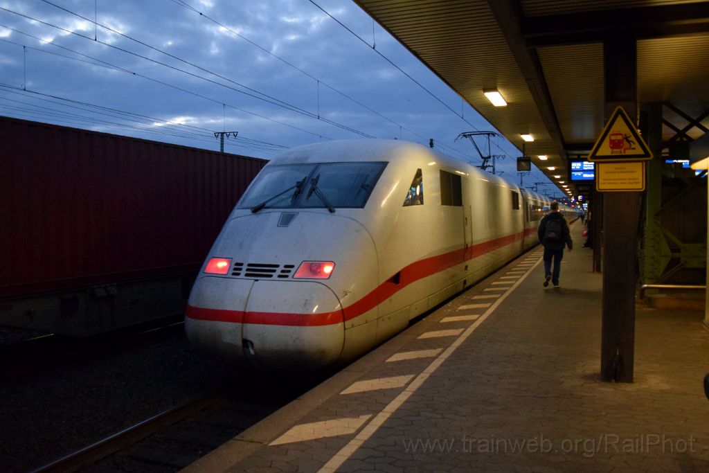 3737-0026-051115.jpg - DBAG ICE 402.040-0 "Bochum" / Fulda Hbf 5.11.2015