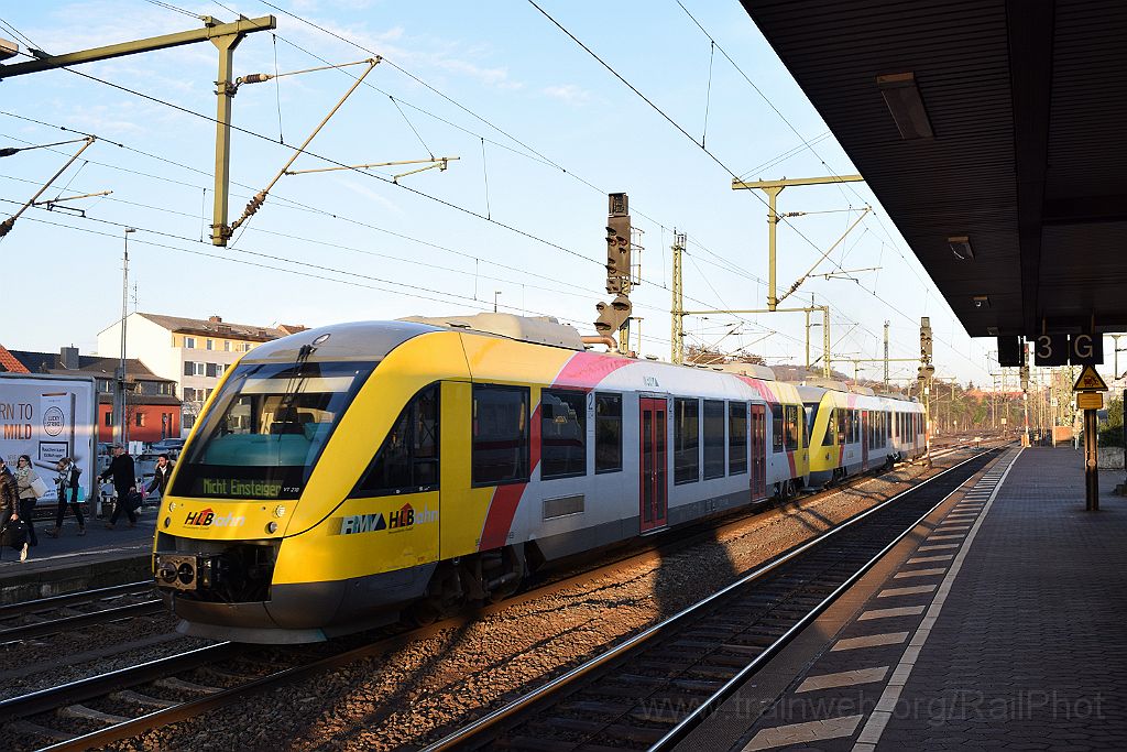 3740-0047-051115.jpg - HLB VT 256.1 + VT 210 / Fulda Hbf 5.11.2015