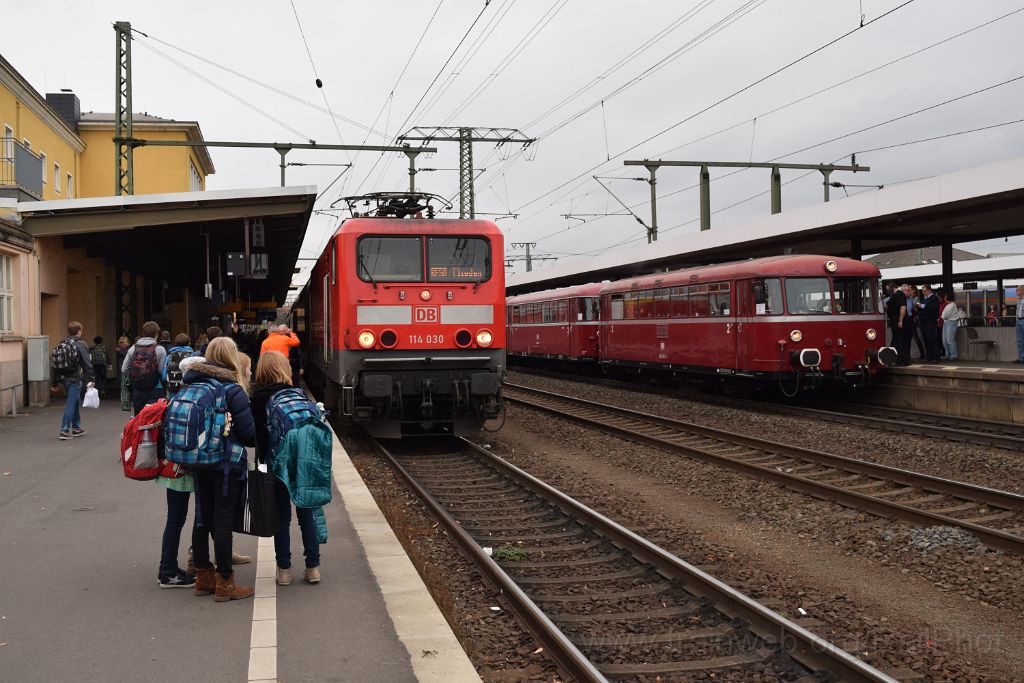 3744-0047-061115.jpg - DBAG 114.030 + DB 798.752-2 / Fulda Hbf 6.11.2015