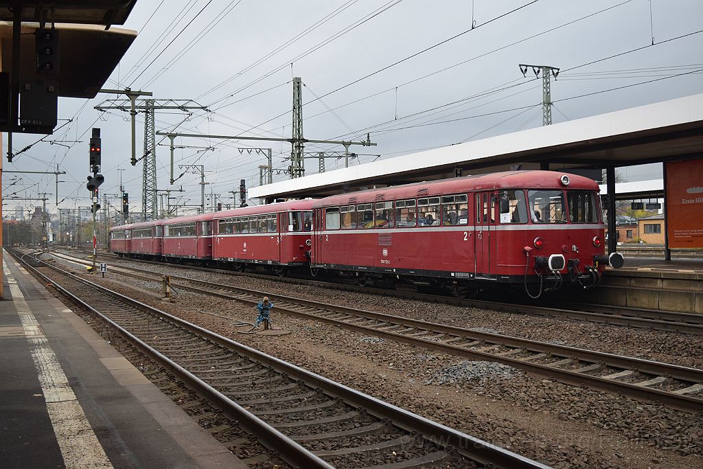 3746-0025-061115.jpg - DB 798.760-5 + 996.309-1 + 996.299-4 + 996.248-1 + 798.752-2 / Fulda Hbf 6.11.2015