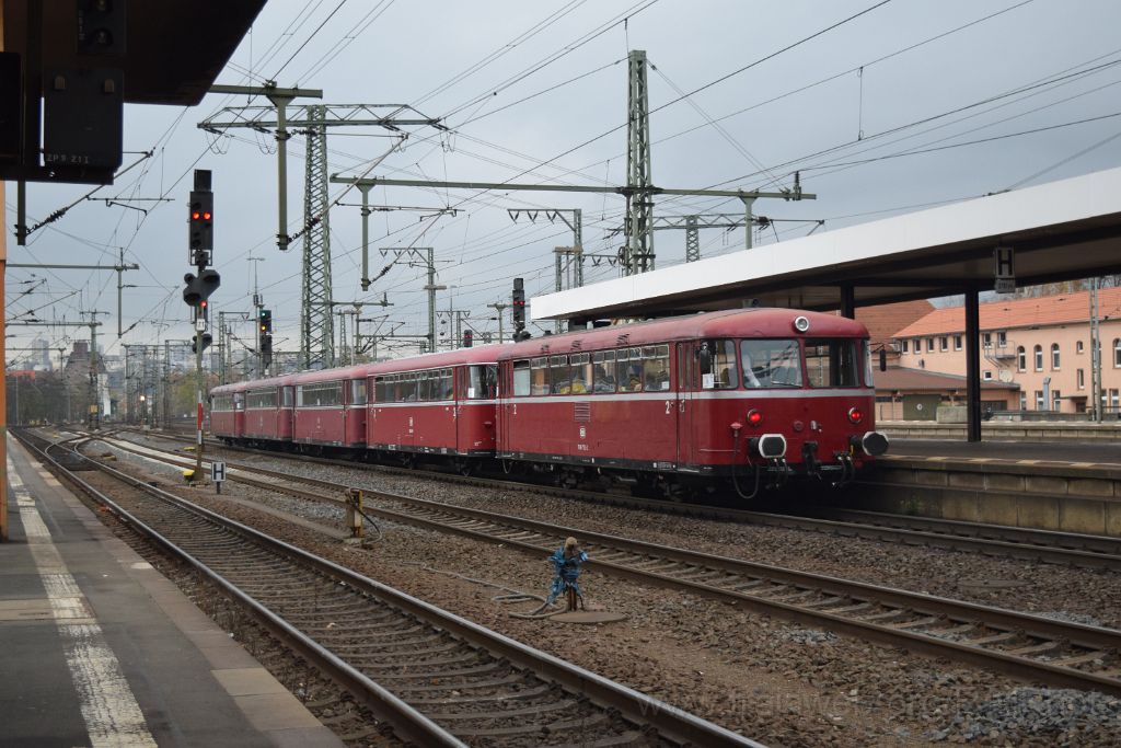 3746-0029-061115.jpg - DB 798.760-5 + 996.309-1 + 996.299-4 + 996.248-1 + 798.752-2 / Fulda Hbf 6.11.2015