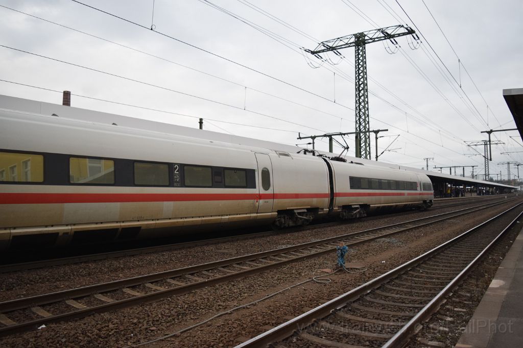 3750-0010-061115.jpg - DBAG ICE-T 411.555-6 "Mühlhausen (Thüringen)" / Fulda Hbf 6.11.2015