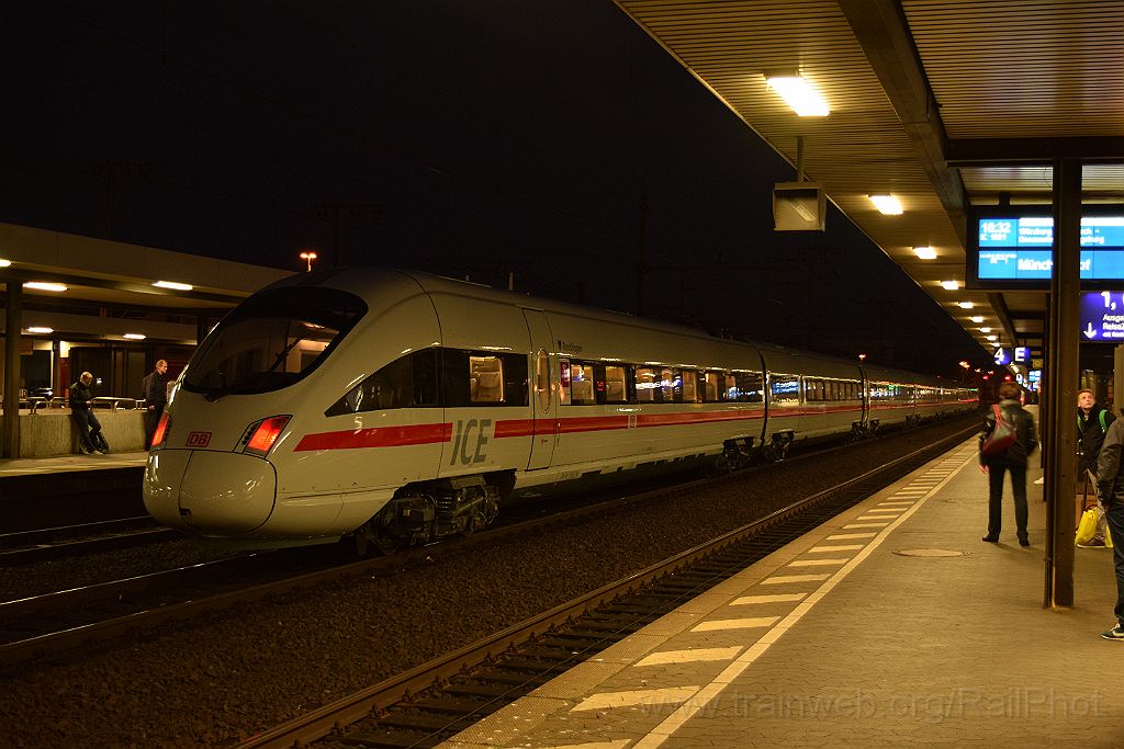 3752-0040-061115.jpg - DBAG ICE-T 411.028-4 "Reutlingen" / Fulda Hbf 6.11.2015