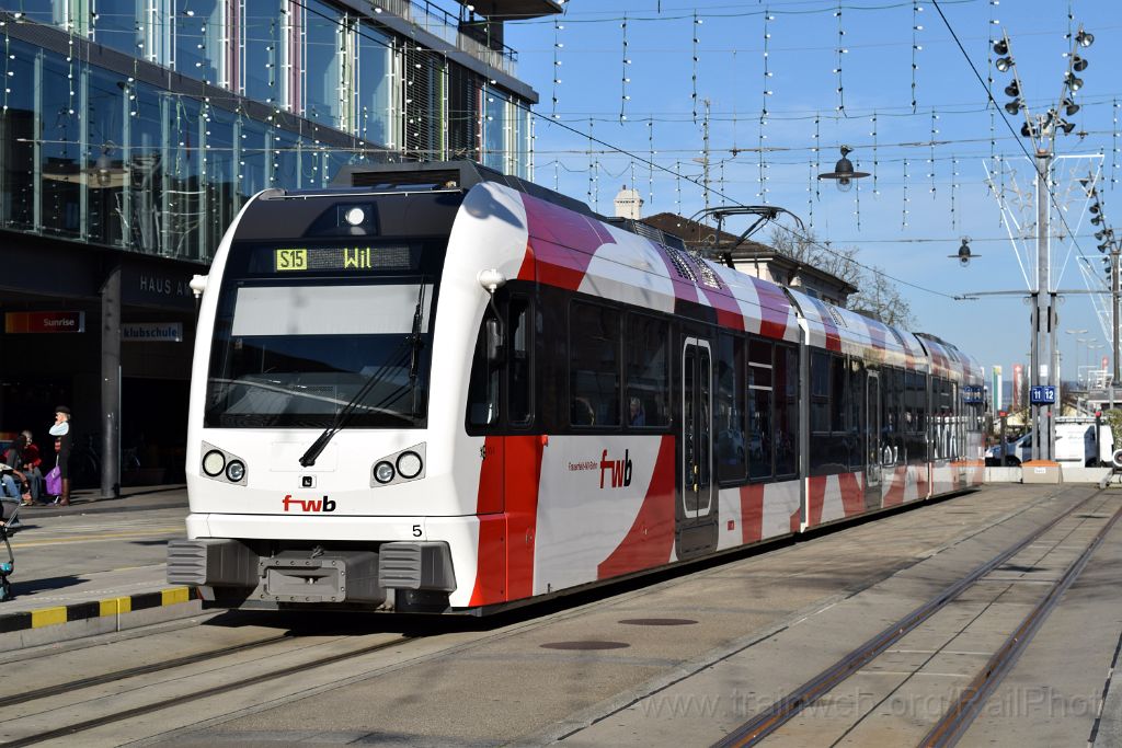 3760-0022-101115.jpg - FW ABe 4/8 7005 "Wil" / Frauenfeld 10.11.2015