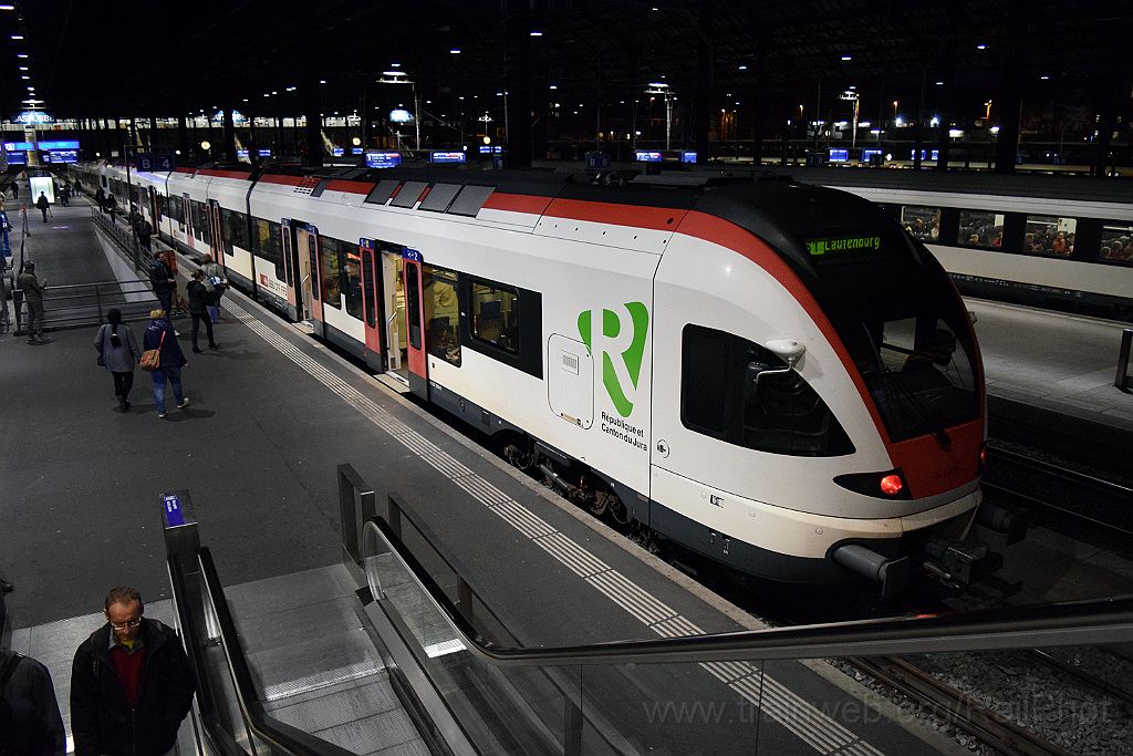 3763-0014-101115.jpg - SBB-CFF RABe 521.030 "République et canton du Jura" / Basel SBB 10.11.2015