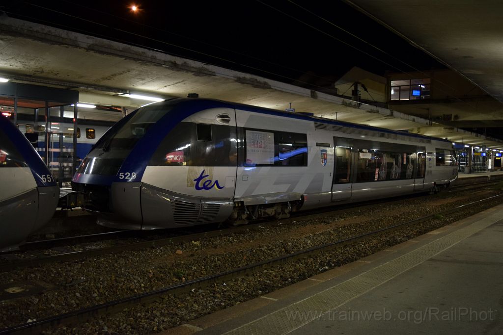 3764-0034-101115.jpg - SNCF X 73520 "Herrlisheim" / Mulhouse-Ville 10.11.2015