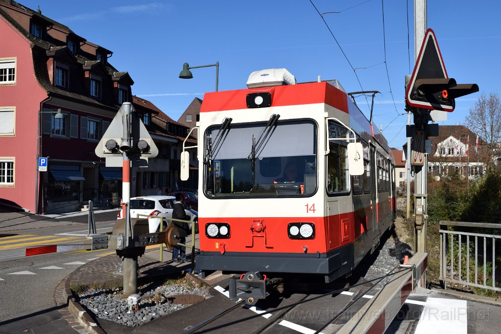 3765-0028-121115.jpg - WB BDe 4/4 14 "Ramlinsburg" / Niederdorf 12.11.2015