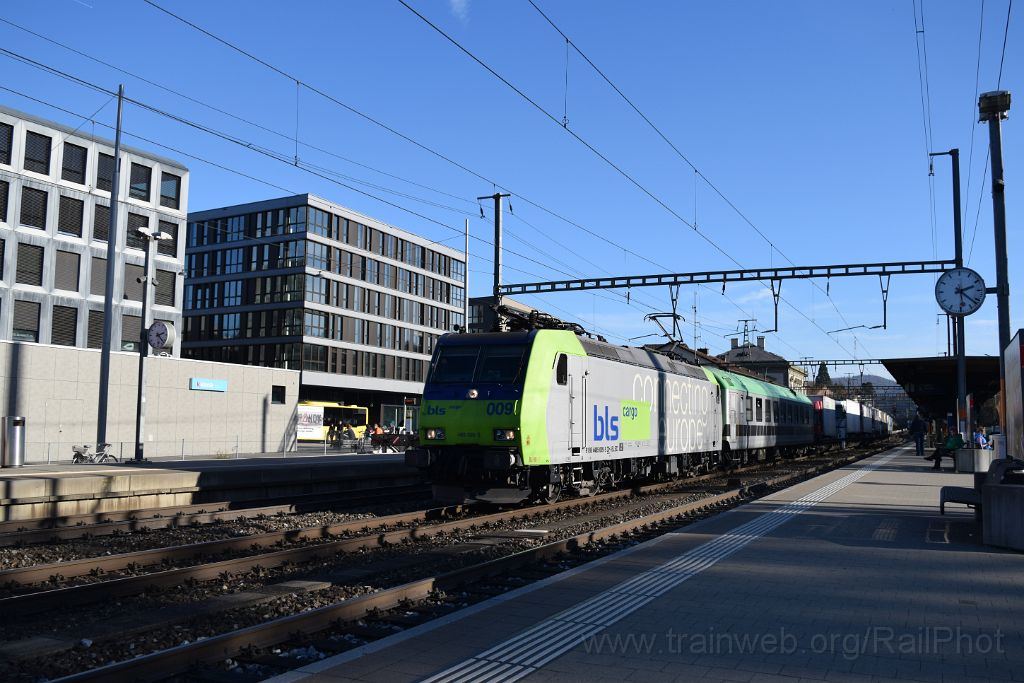 3767-0039-121115.jpg - BLS Re 485.009-5 / Liestal 12.11.2015