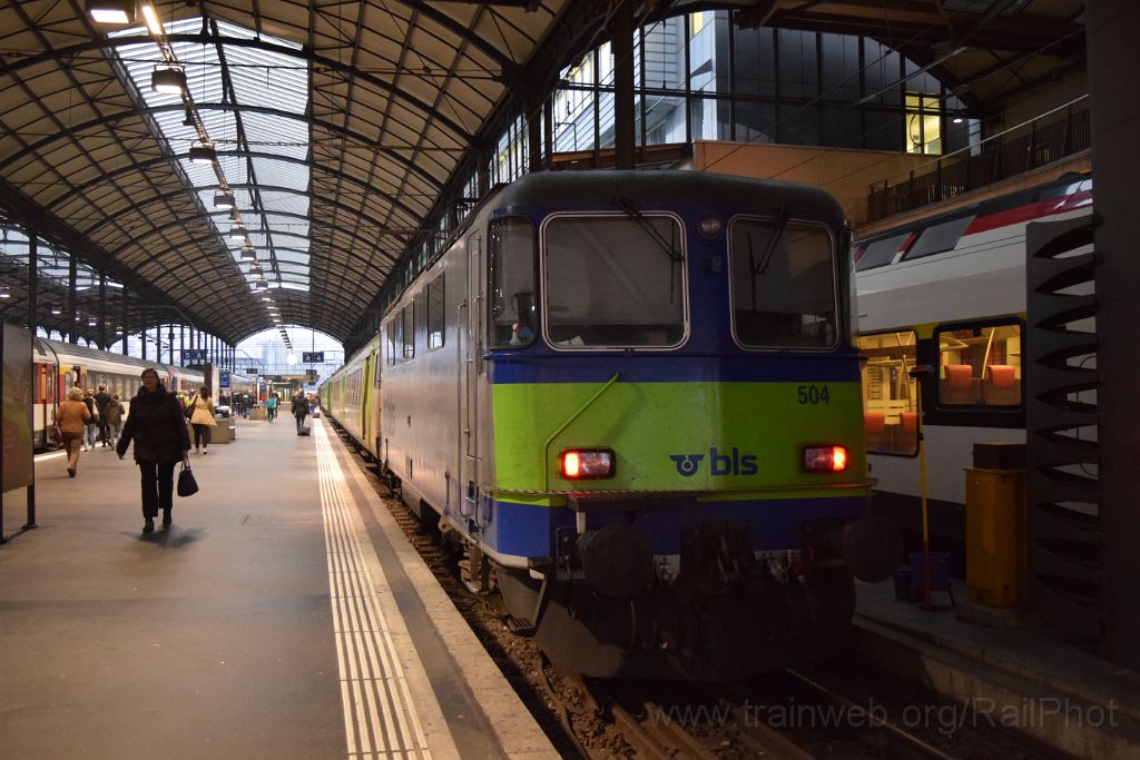3772-0034-121115.jpg - BLS Re 420.504-3 / Luzern 12.11.2015