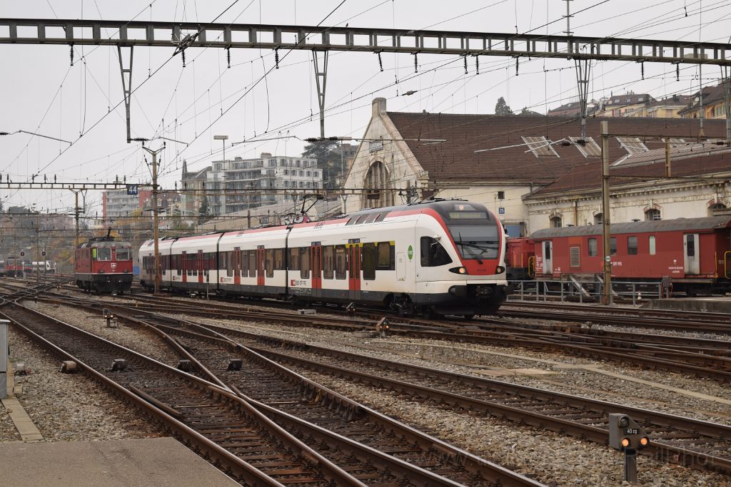 3773-0031-131115.jpg - SBB-CFF Re 4/4'' 11140 + RABe 523.024 / Lausanne 13.11.2015