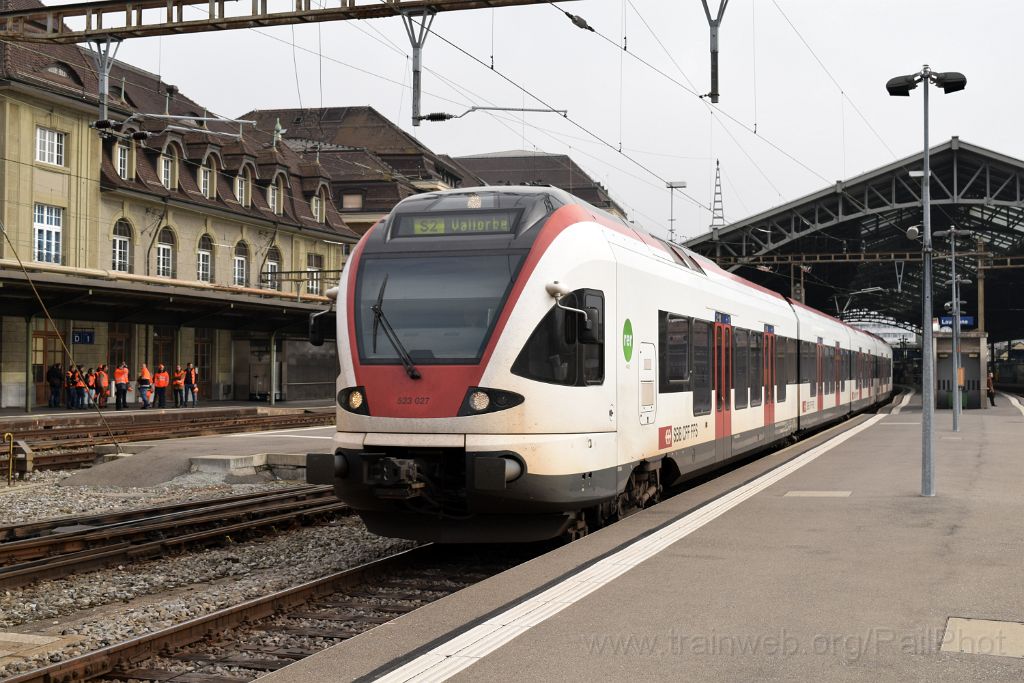 3776-0029-131115.jpg - SBB-CFF RABe 523.027 / Lausanne 13.11.2015