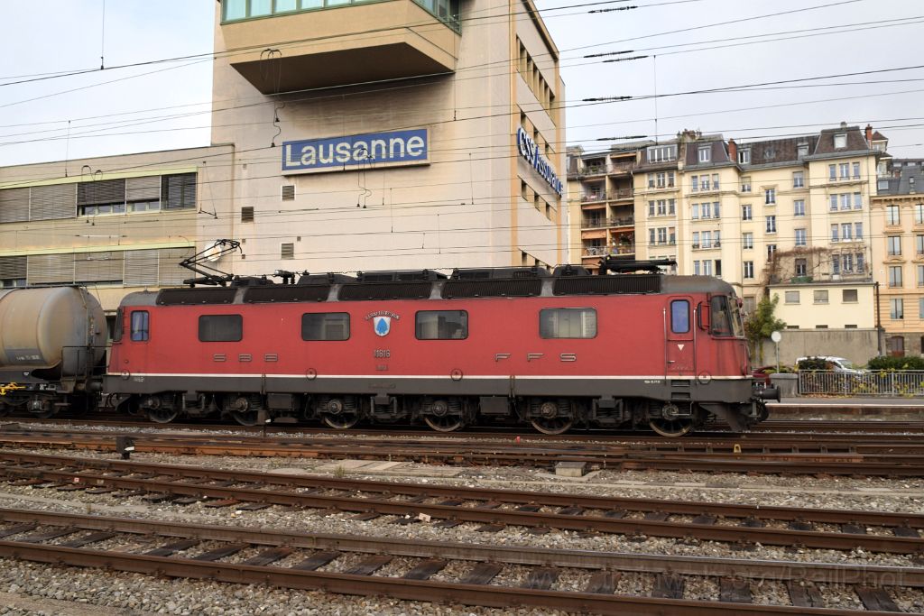 3776-0041-131115.jpg - SBB-CFF Re 6/6 11616 "Illnau-Effretikon" / Lausanne 13.11.2015