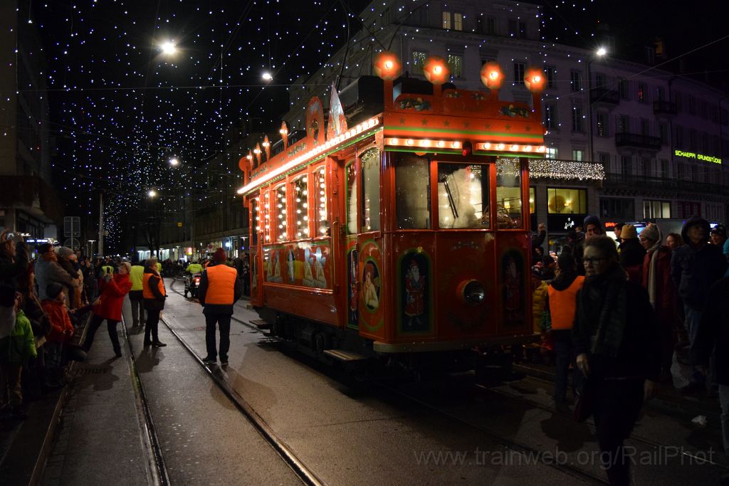 3782-0046-291115.jpg - VBZ Ce 2/2 1208 "Märlitram" / Paradeplatz 29.11.2015