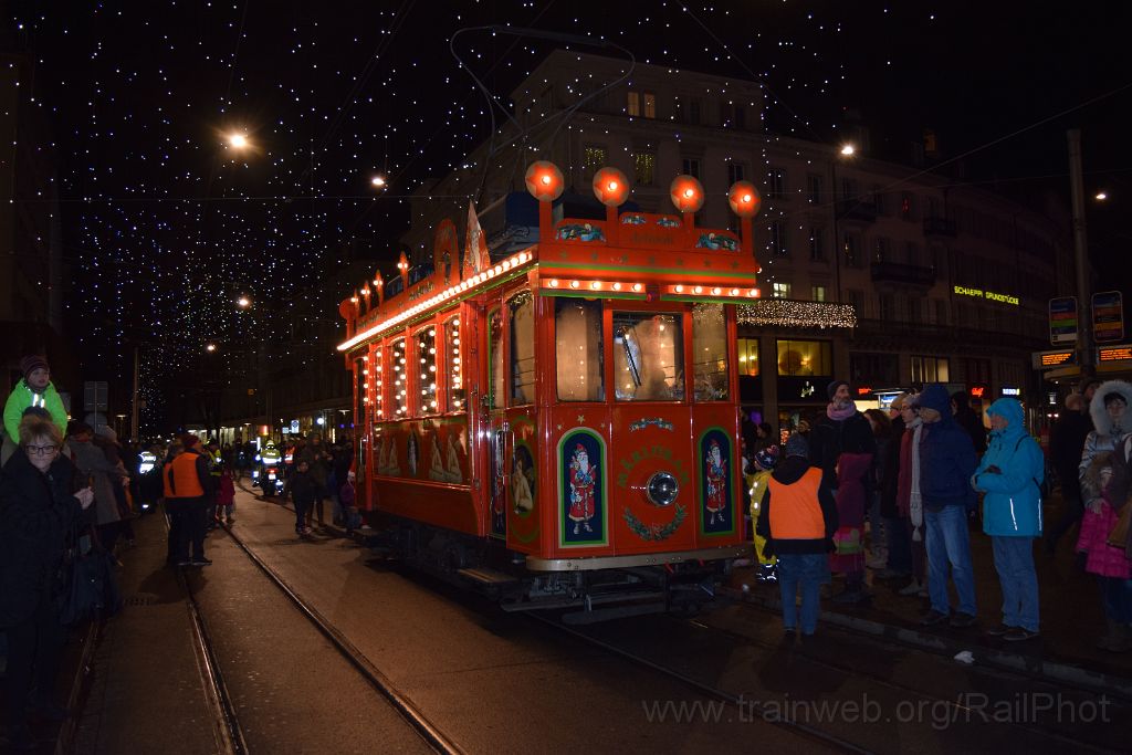 3782-0049-291115.jpg - VBZ Ce 2/2 1208 "Märlitram" / Paradeplatz 29.11.2015