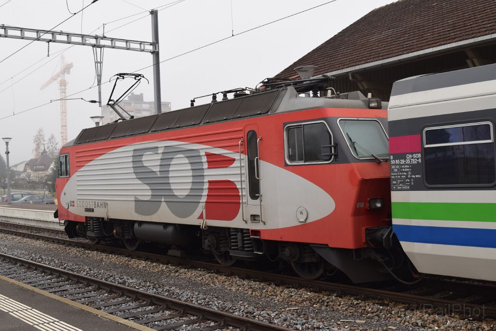 3784-0008-031215.jpg - SOB Re 446.016-8 / Uznach 3.12.2015