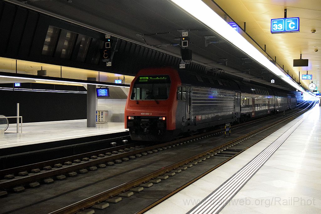 3787-0032-071215.jpg - SBB-CFF Re 450.082-3 "Feuerthalen" / Zürich HB 7.12.2015