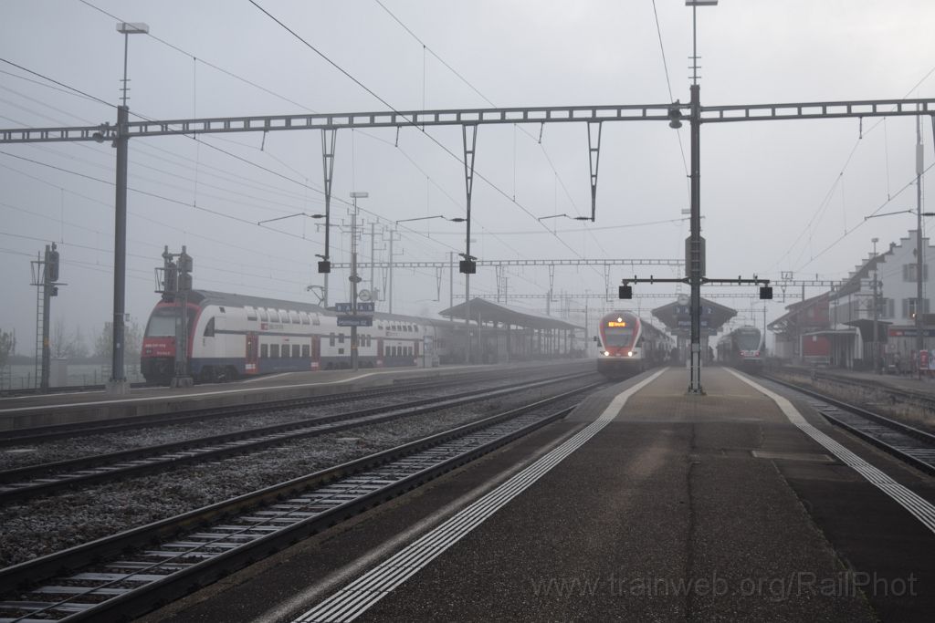 3790-0037-111215.jpg - SBB-CFF RABe 514.016-5 + RABe 511.024 + SOB RABe 526.048-4 "Kronberg" / Pfäffikon SZ 11.12.2015