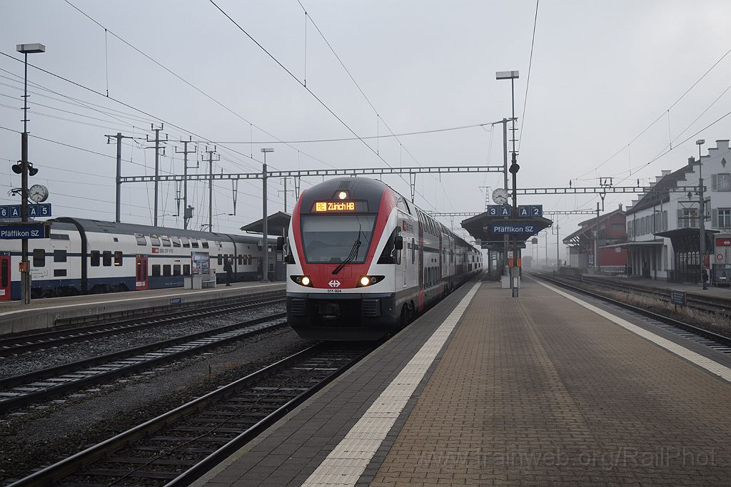 3790-0045-111215.jpg - SBB-CFF RABe 511.024 / Pfäffikon SZ 11.12.2015