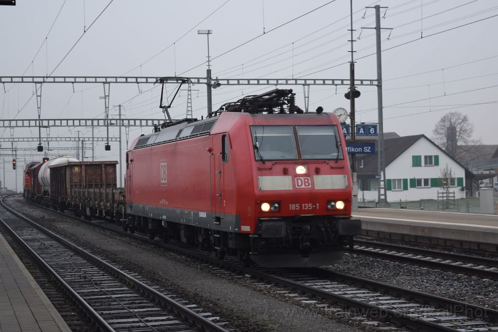3791-0037-111215.jpg - DBAG 185.135-1 / Pfäffikon SZ 11.12.2015