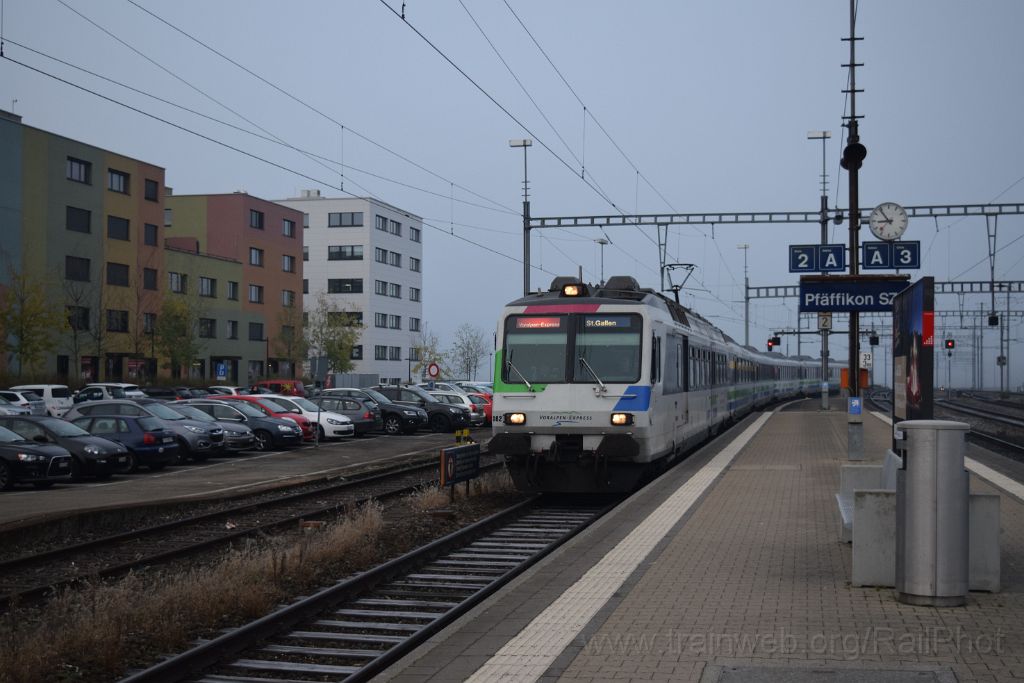 3793-0009-111215.jpg - SOB RBDe 561.082-9 / Pfäffikon SZ 11.12.2015