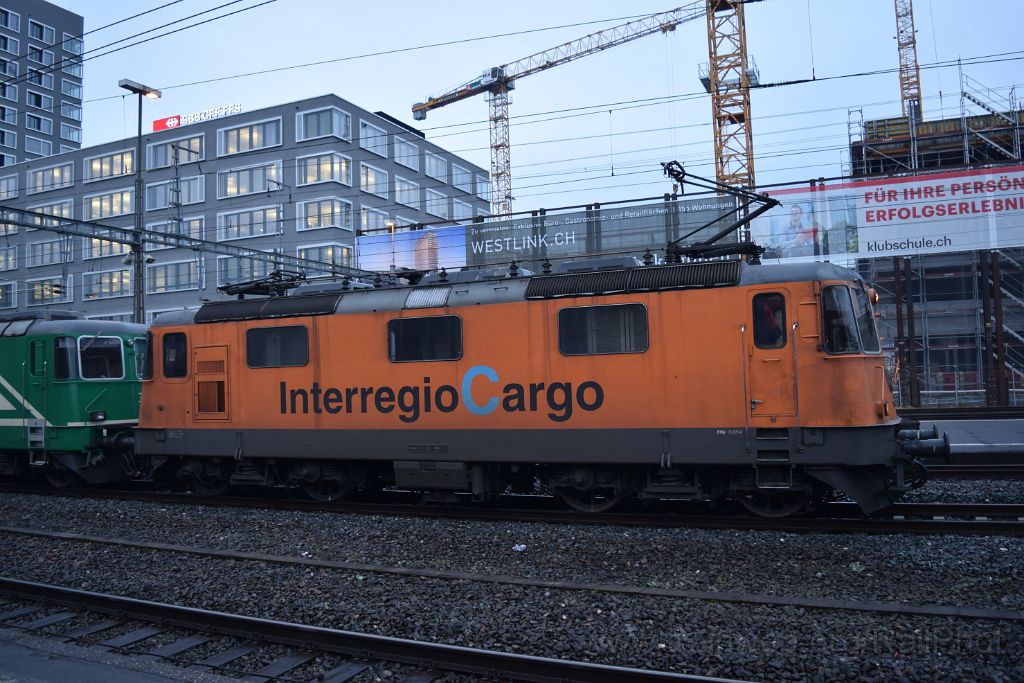 3797-0020-161215.jpg - SBB-CFF Re 4/4'' 11320 "InterRegio Cargo" / Zürich-Altstetten 16.12.2015