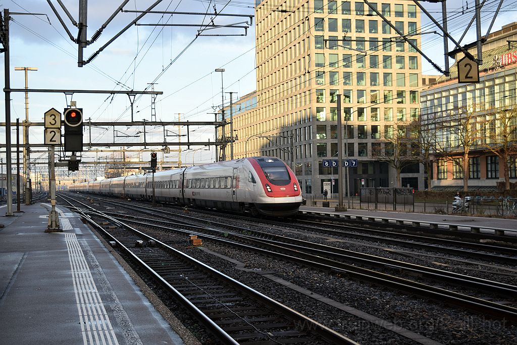 3798-0048-171215.jpg - SBB-CFF ICN RABDe 500.004 "Mani Matter" / Zürich-Altstetten 17.12.2015