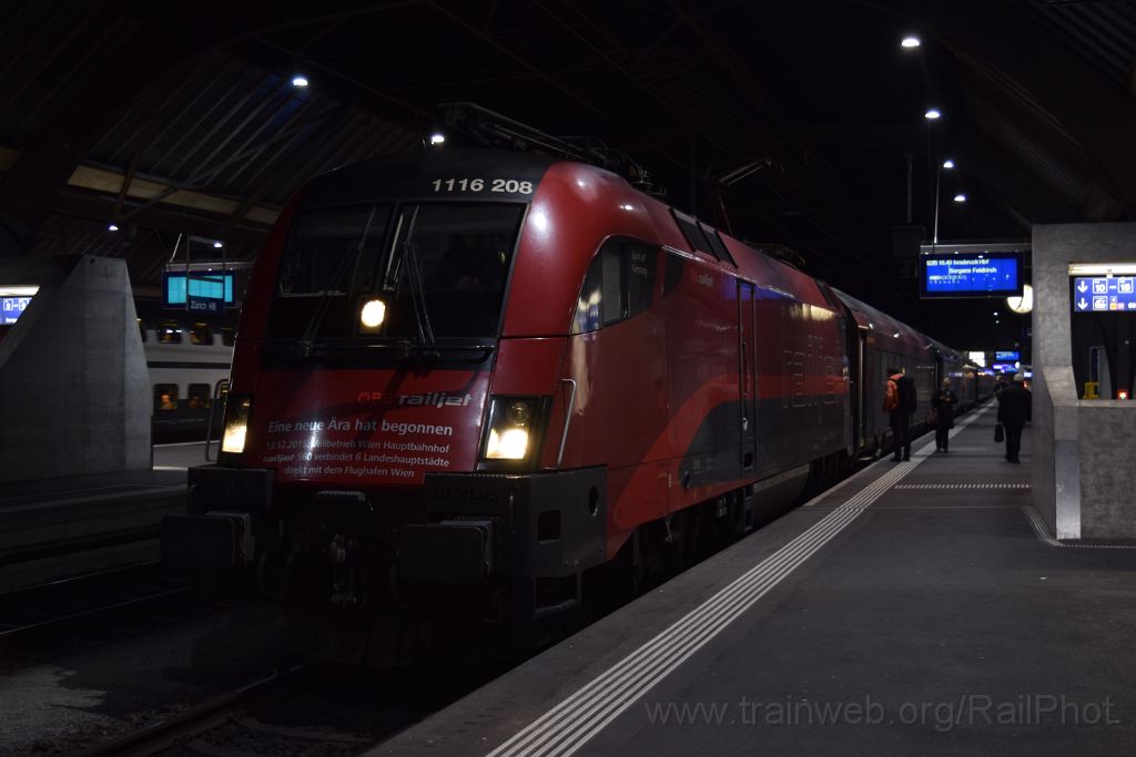 3800-0019-171215.jpg - ÖBB 1116.208 "Spirit of Germany" / Zürich HB 17.12.2015