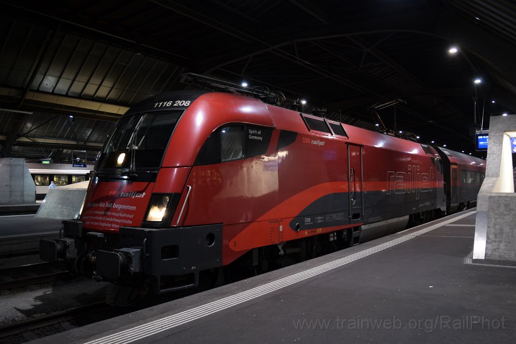 3800-0029-171215.jpg - ÖBB 1116.208 "Spirit of Germany" / Zürich HB 17.12.2015