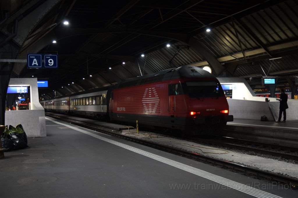 3801-0036-171215.jpg - SBB-CFF Re 460.037-5 "Sempacher See" / Zürich HB 17.12.2015