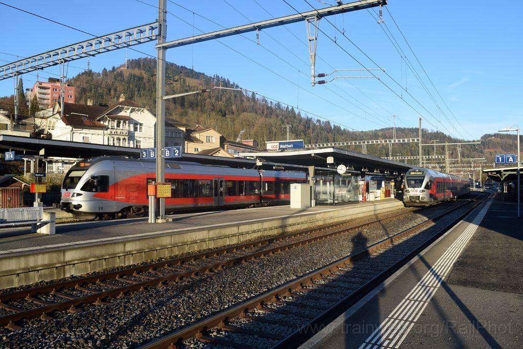 3804-0039-201215.jpg - SOB RABe 526.051-8 "Zimmerberg" + RABe 526.052-6 "Schnabelsberg" / Wattwil 20.12.2015