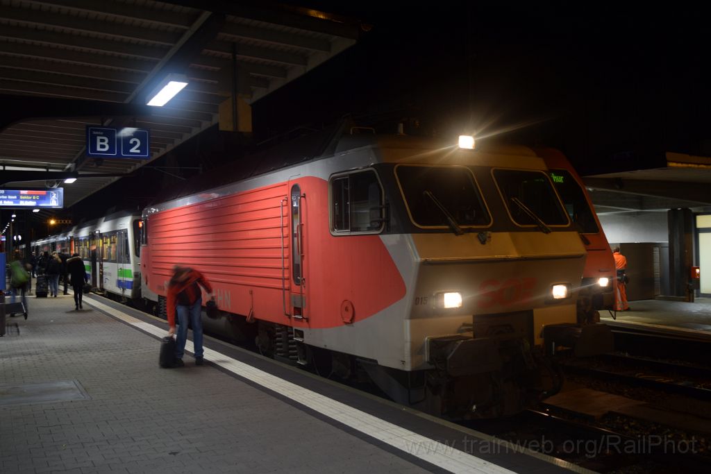 3805-0011-211215.jpg - SOB Re 446.015-0 / Rapperswil 21.12.2015
