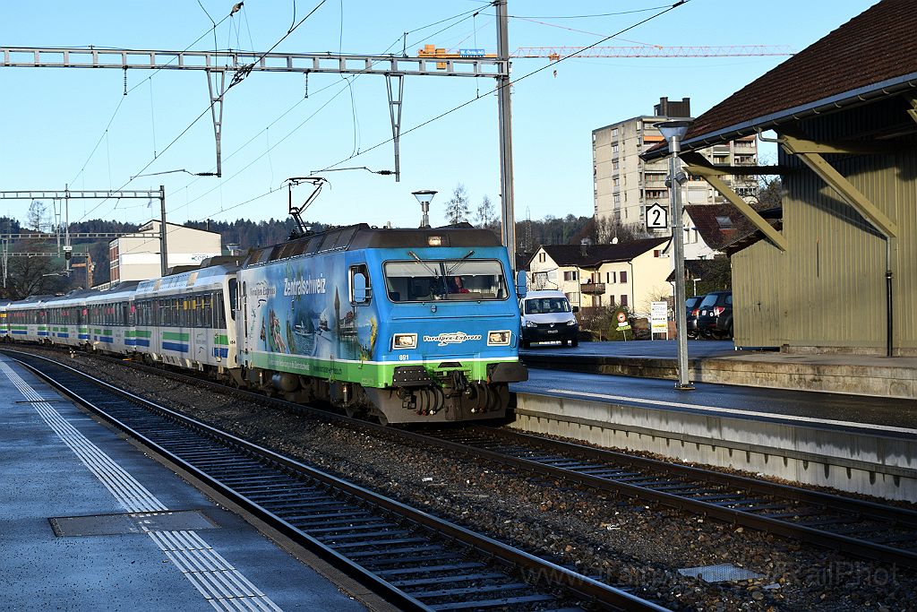 3805-0037-221215.jpg - SOB Re 456.091-8 "Romanshorn" / Uznach 22.12.2015