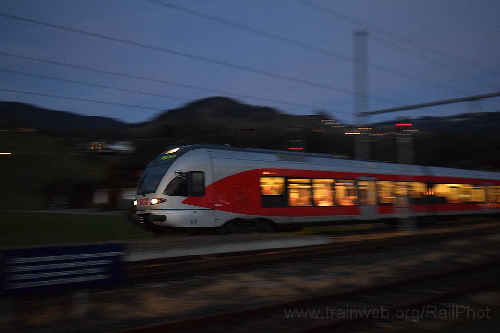 3807-0032-221215.jpg - SOB RABe 526.041-9 "Mythen" / Kaltbrunn 22.12.2015