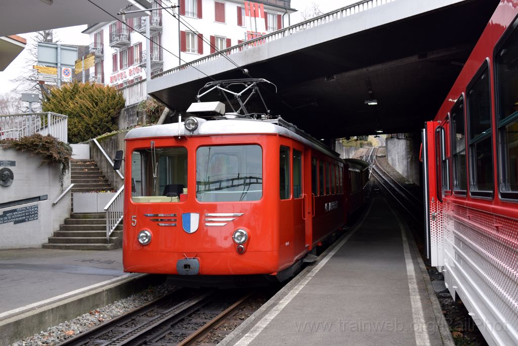 3812-0024-291215.jpg - VRB BDhe 4/4 5 + Bt 7 + Bt 16 / Vitznau 29.12.2015