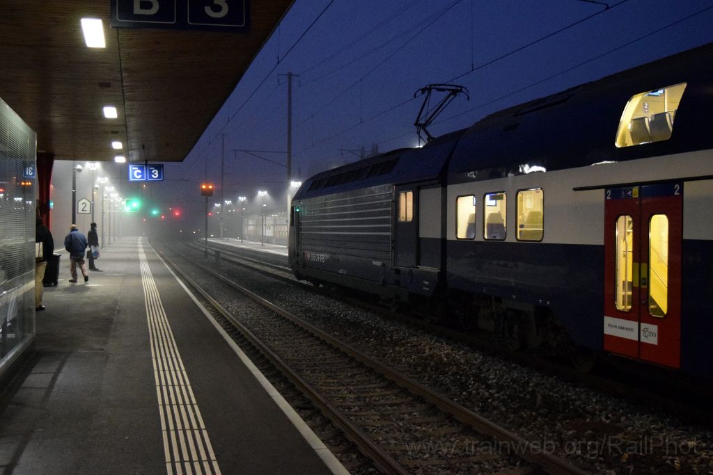 3813-0001-301215.jpg - SBB-CFF Re 450.018-7 "Hirslanden / Hottingen" / Wetzikon 30.12.2015