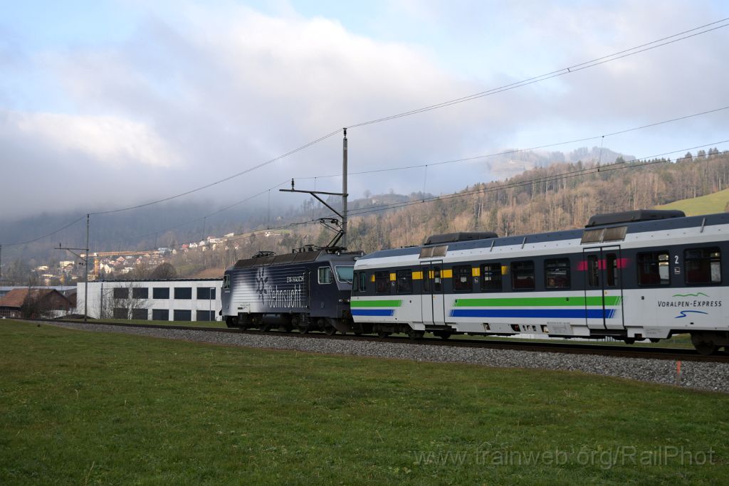 3813-0022-010116.jpg - SOB Re 446.017-6 "Ein Hauch Sehnsucht" / Wattwil 1.1.2016