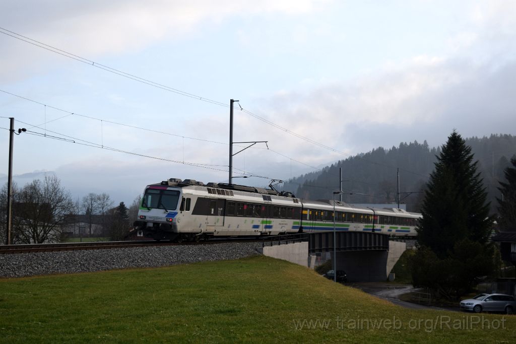 3814-0005-010116.jpg - SOB RBDe 561.174-4 / Wattwil 1.1.2016