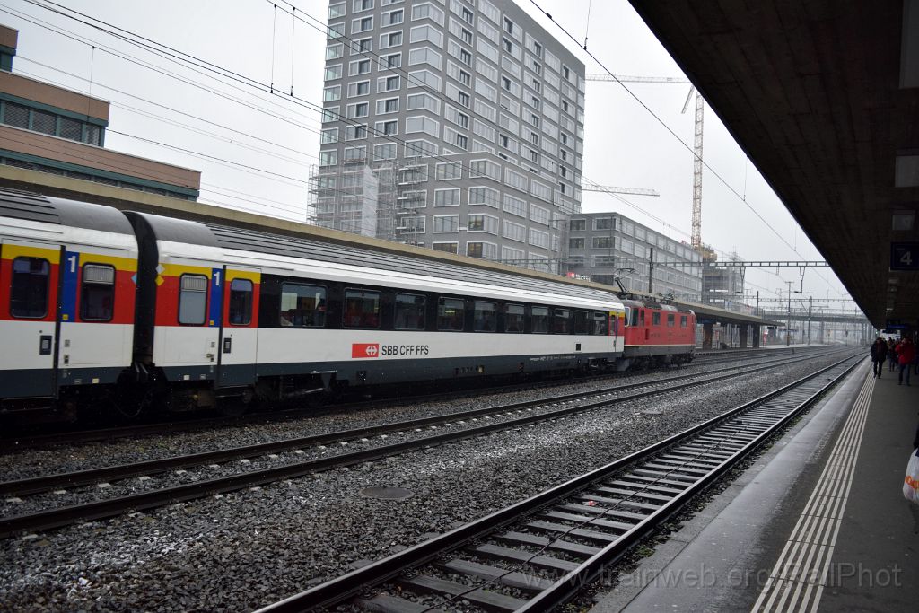 3822-0037-250216.jpg - SBB-CFF Re 4/4'' 11243 / Zürich-Altstetten 25.2.2016