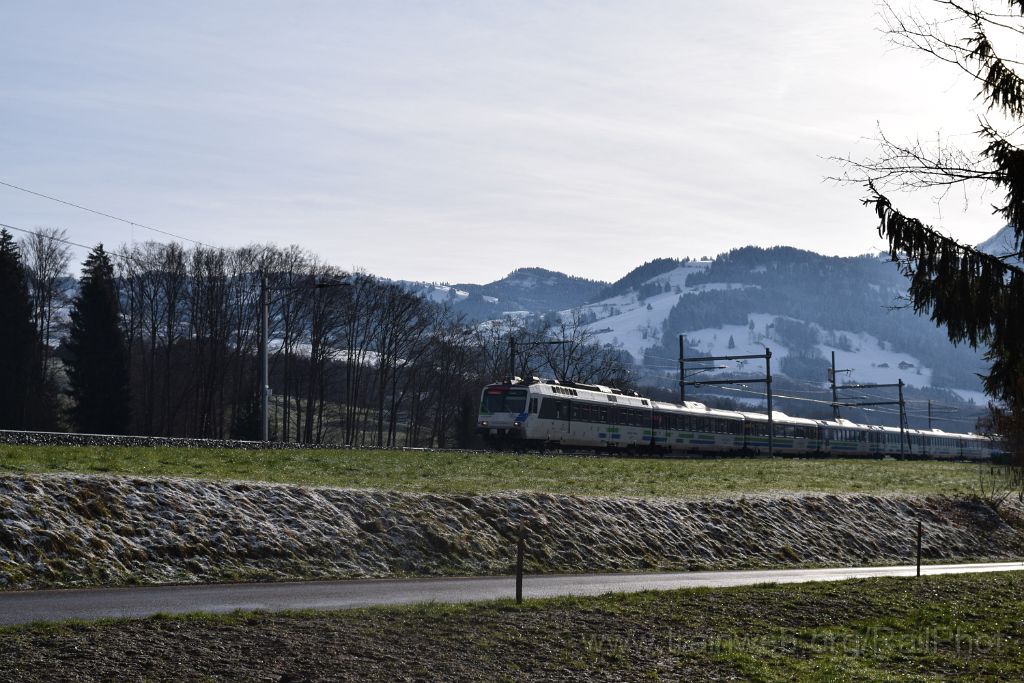 3831-0050-040316.jpg - SOB RBDe 561.081-1 / Kaltbrunn 4.3.2016